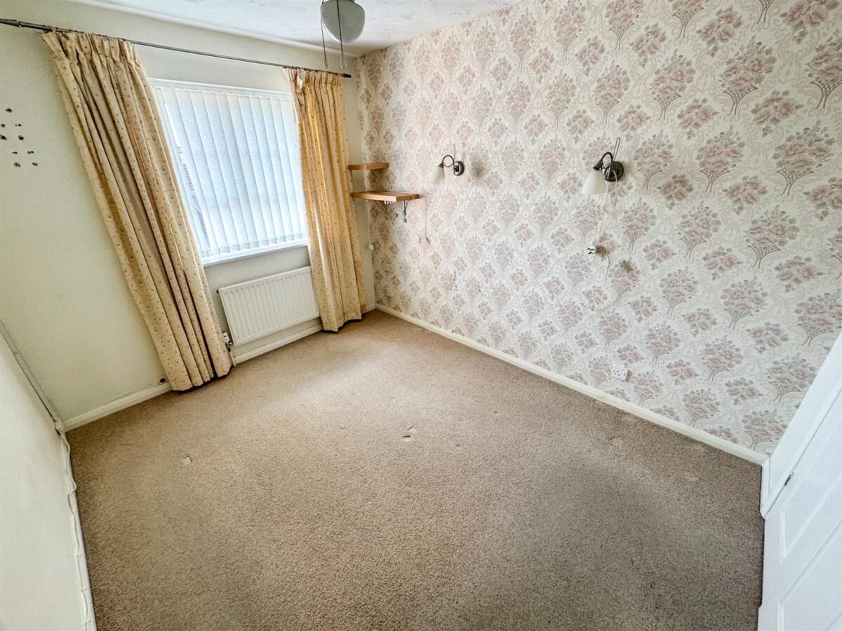 Tay Close, Corby