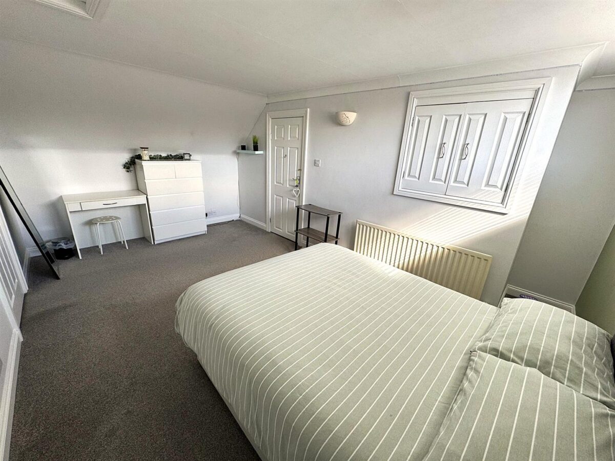 Hillside Crescent, Weldon, Corby