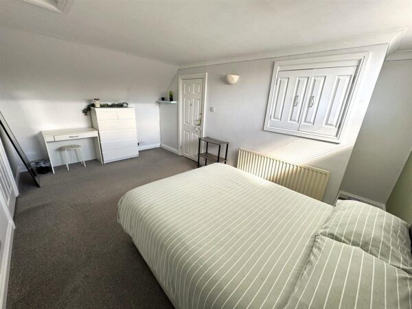 Hillside Crescent, Weldon, Corby