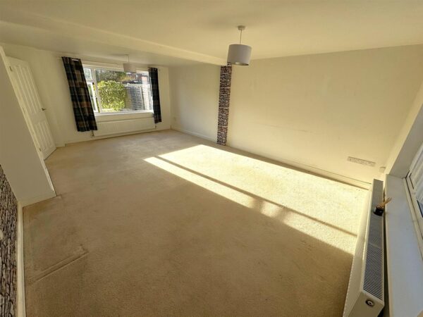 Cam Close, Corby