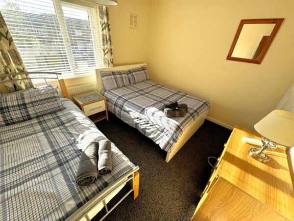 Willow Brook Road, Corby