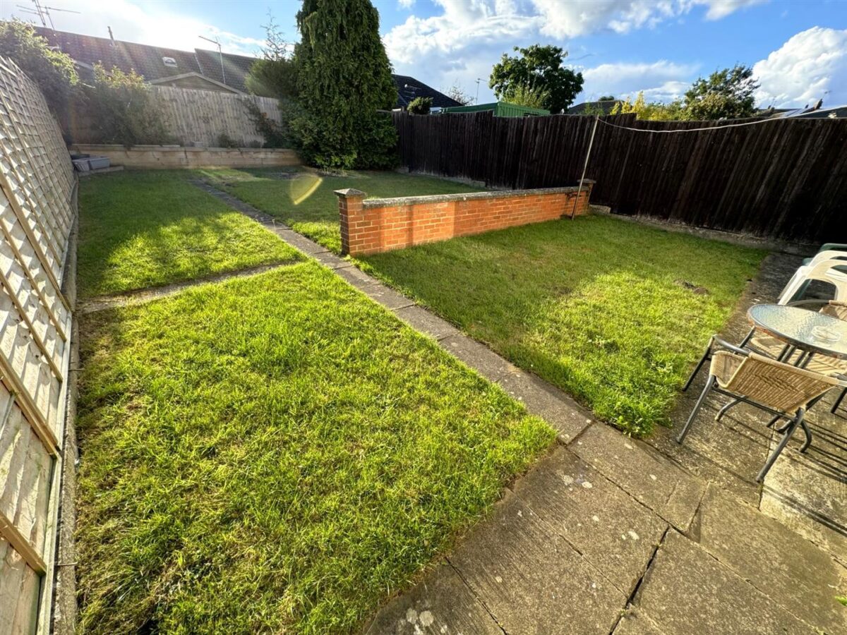 Willow Brook Road, Corby