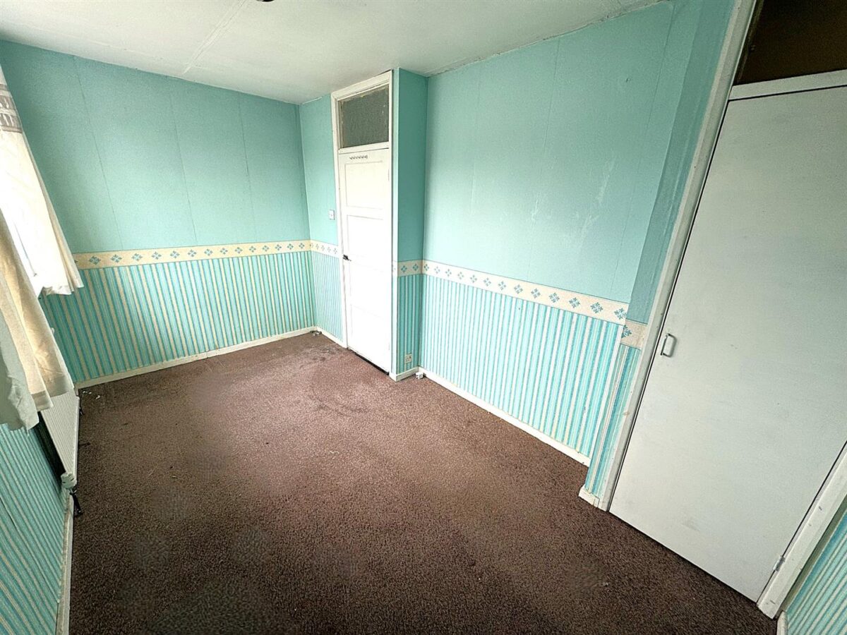 Willow Brook Road, Corby