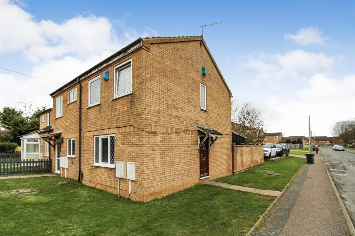 Hawthorne Walk, Corby
