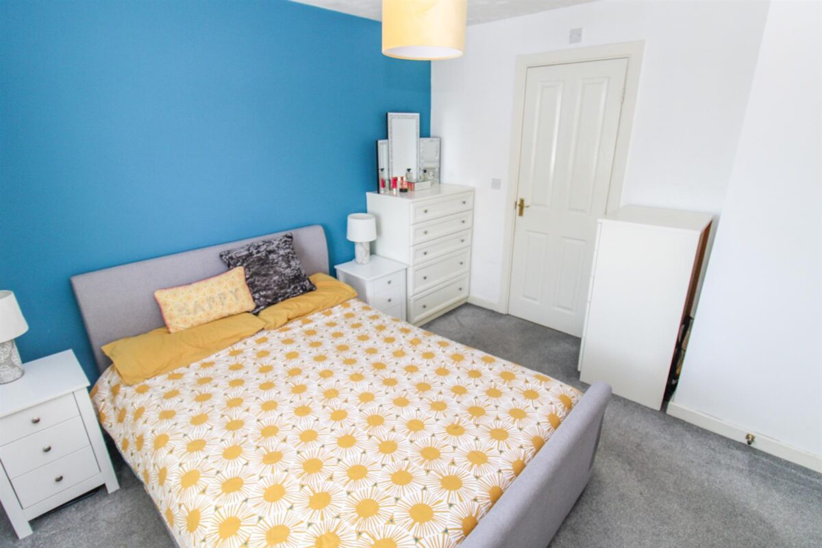 Violet Close, Corby