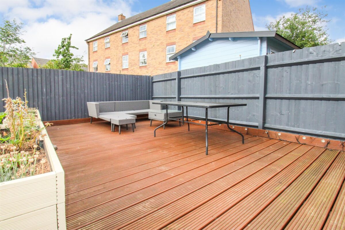 Fieldfare Close, Corby