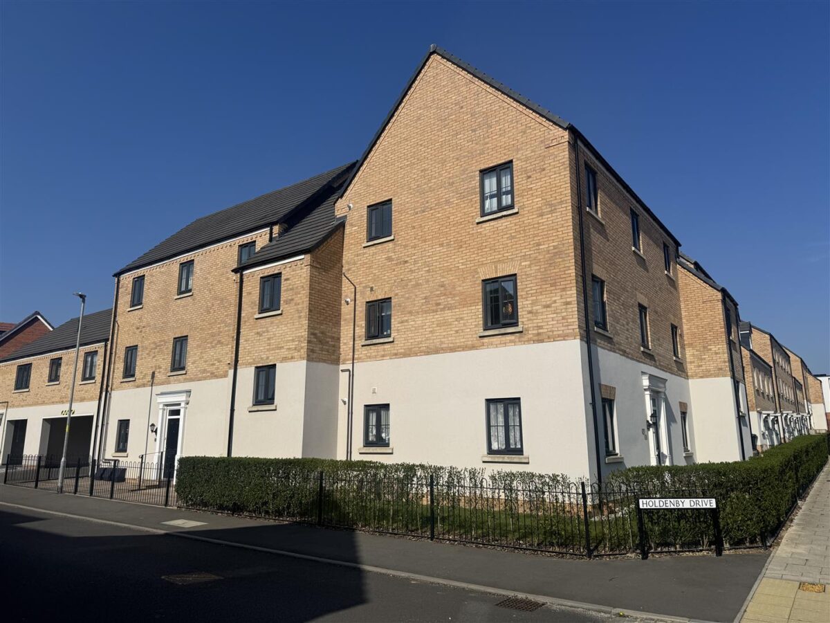 Holdenby Drive, Priors Hall Park