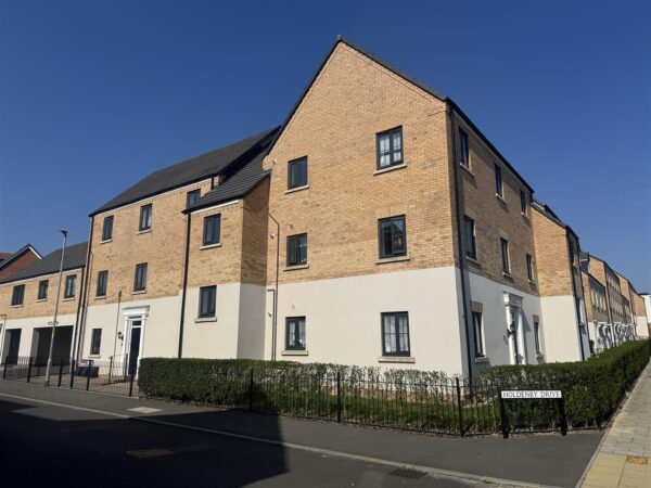 Holdenby Drive, Priors Hall Park