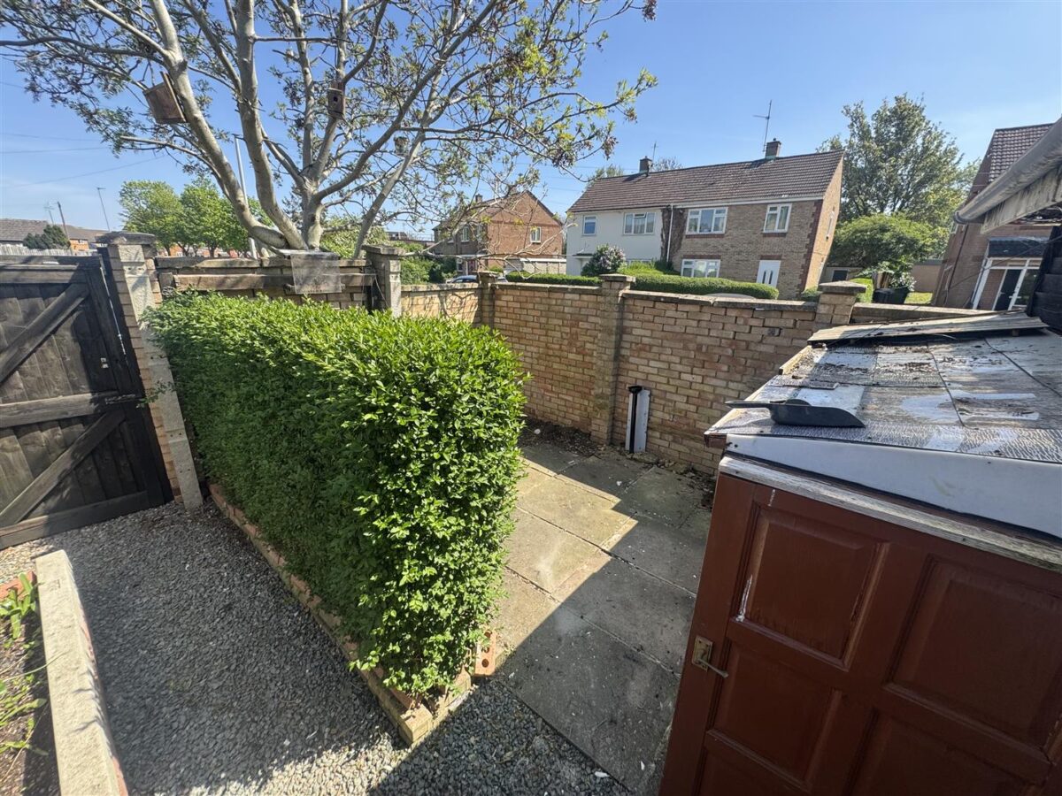 Hawthorne Walk, Corby
