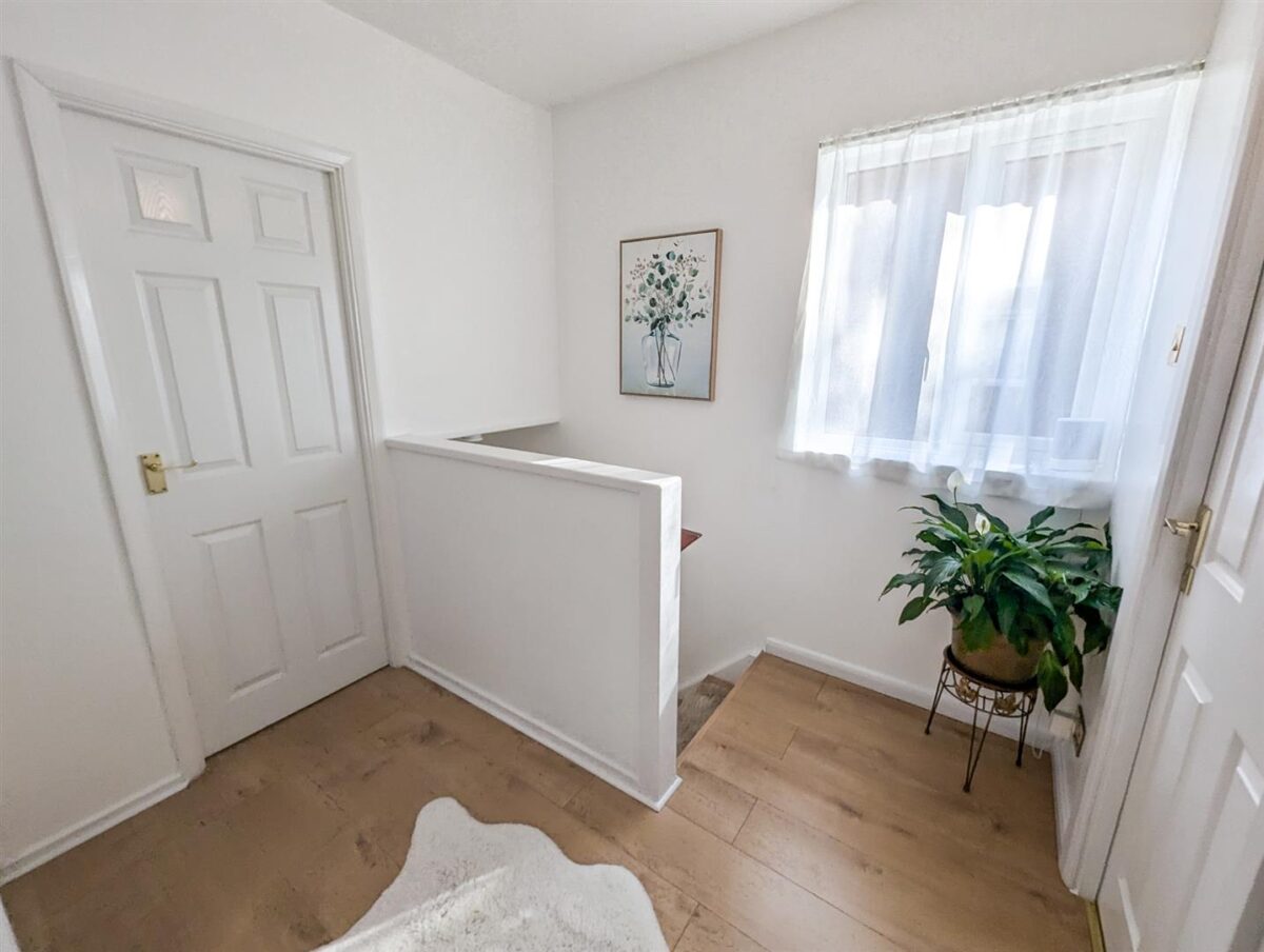 Willow Brook Road, Corby