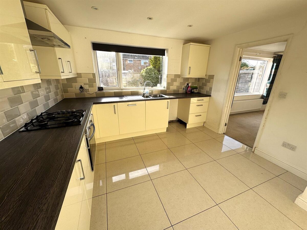 Cam Close, Corby