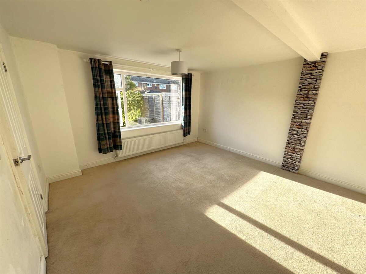 Cam Close, Corby