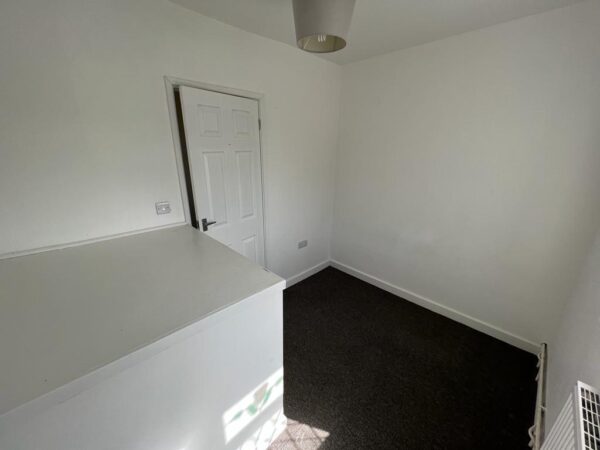Willow Brook Road, Corby