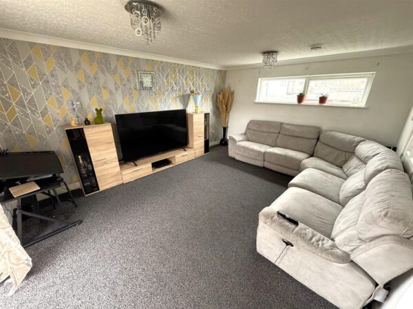 Grantham Walk, Corby