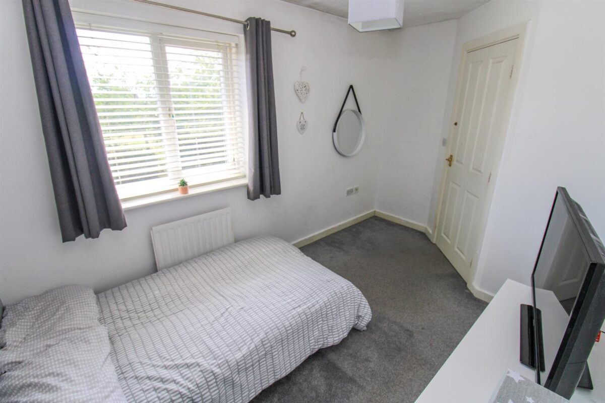 Violet Close, Corby