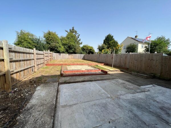 Willow Brook Road, Corby