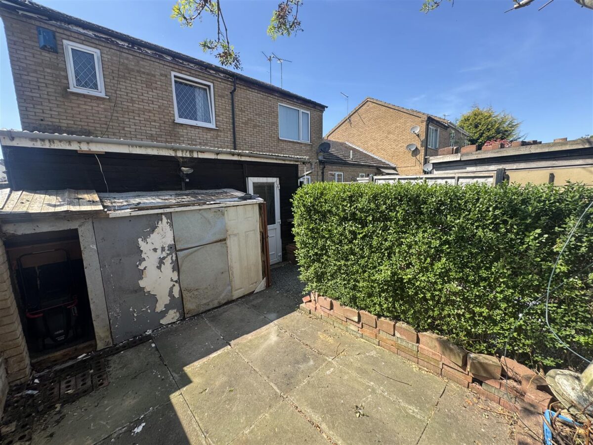 Hawthorne Walk, Corby
