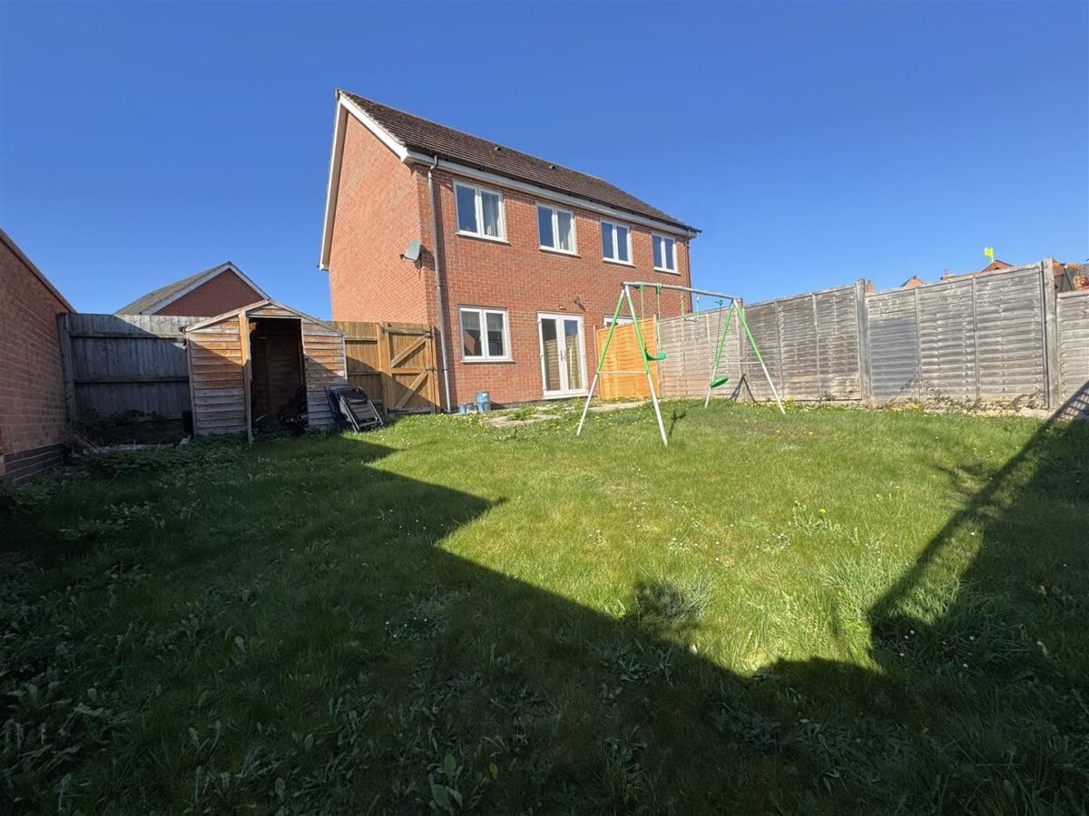 Farnborough Close, Corby