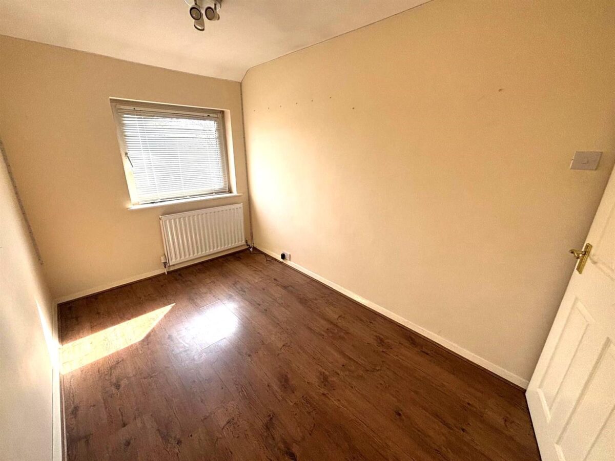 Shire Road, Corby