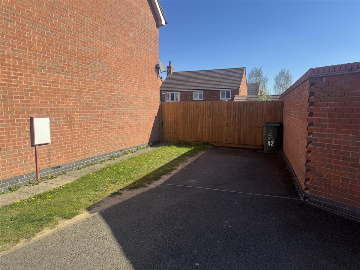 Farnborough Close, Corby
