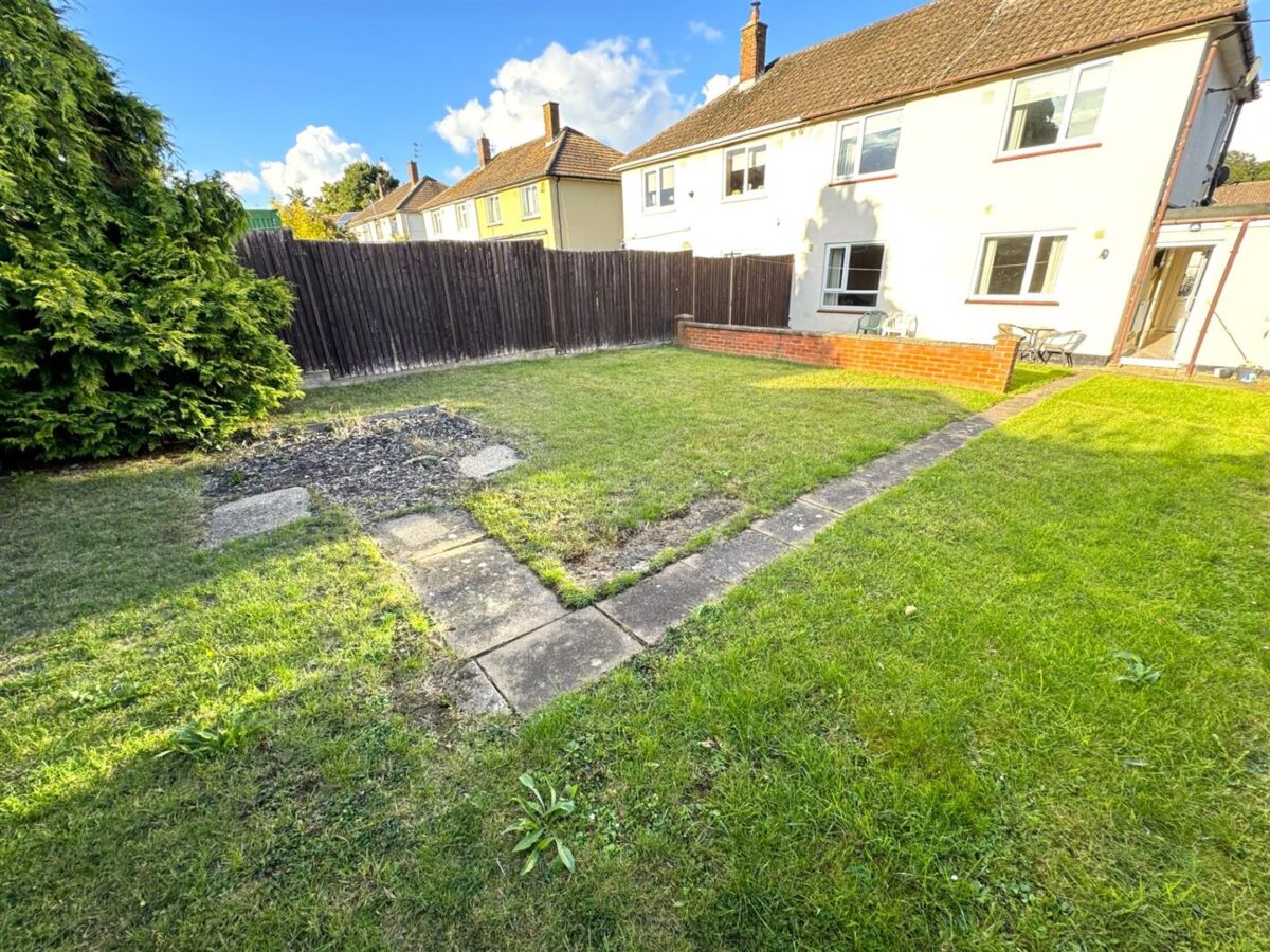 Willow Brook Road, Corby