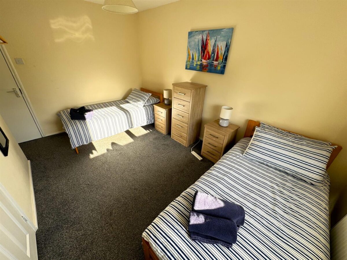 Willow Brook Road, Corby