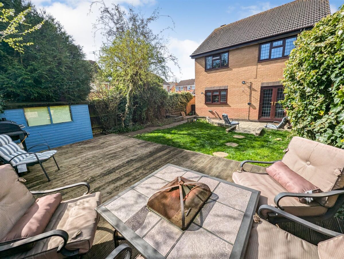 Charnwood Road, Corby