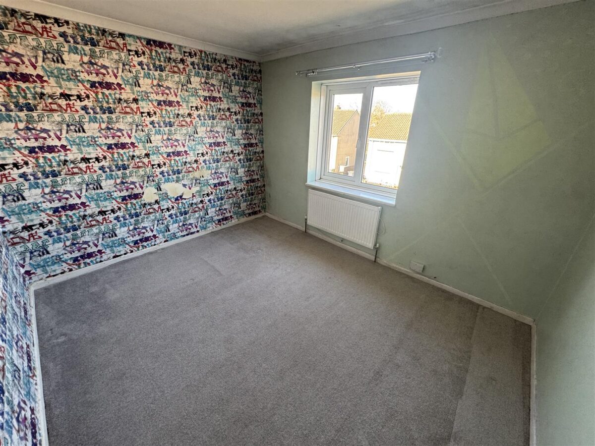 Counts Farm Road, Corby
