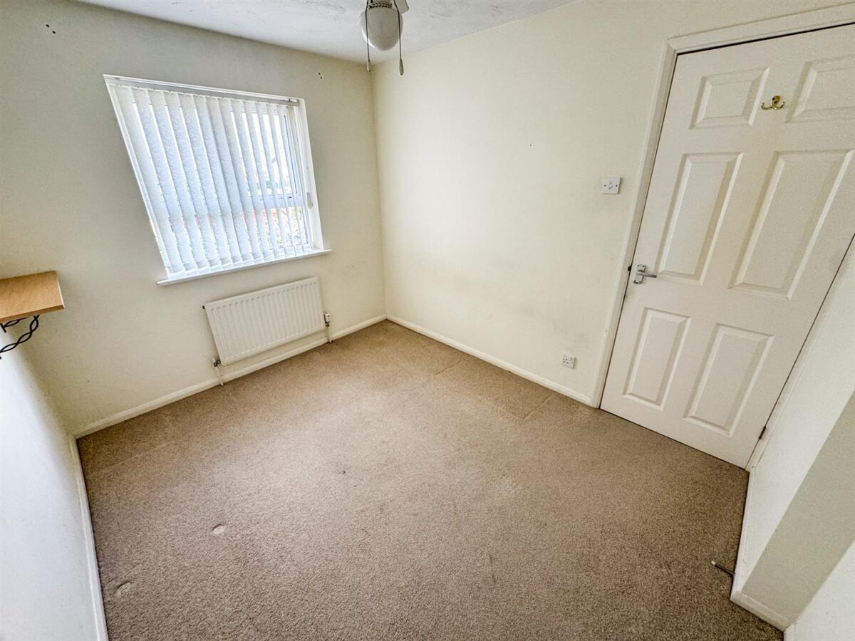 Tay Close, Corby