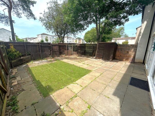 Grantham Walk, Corby