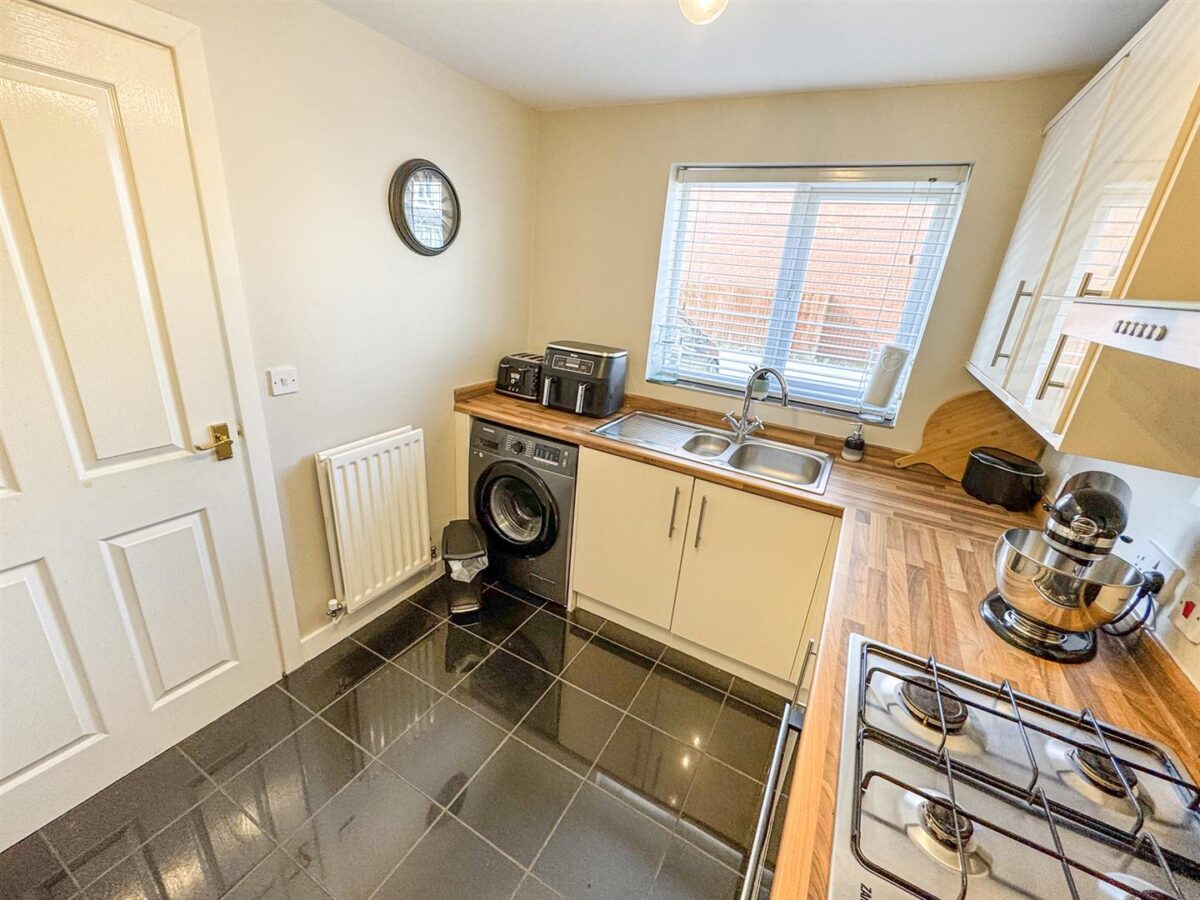 Violet Close, Corby