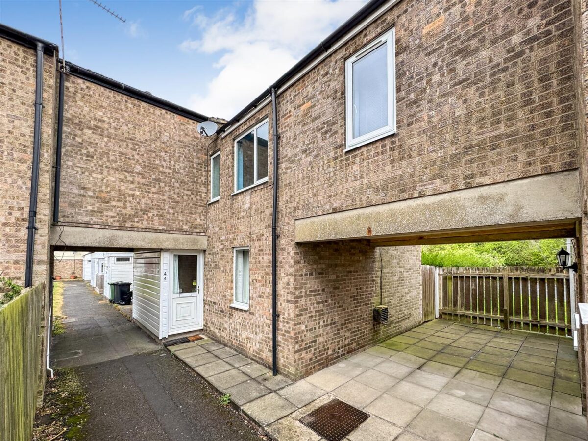 Greig Walk, Corby