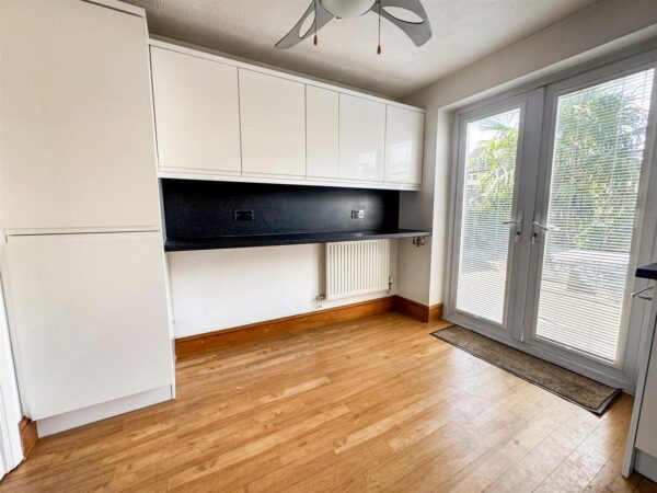 Tay Close, Corby