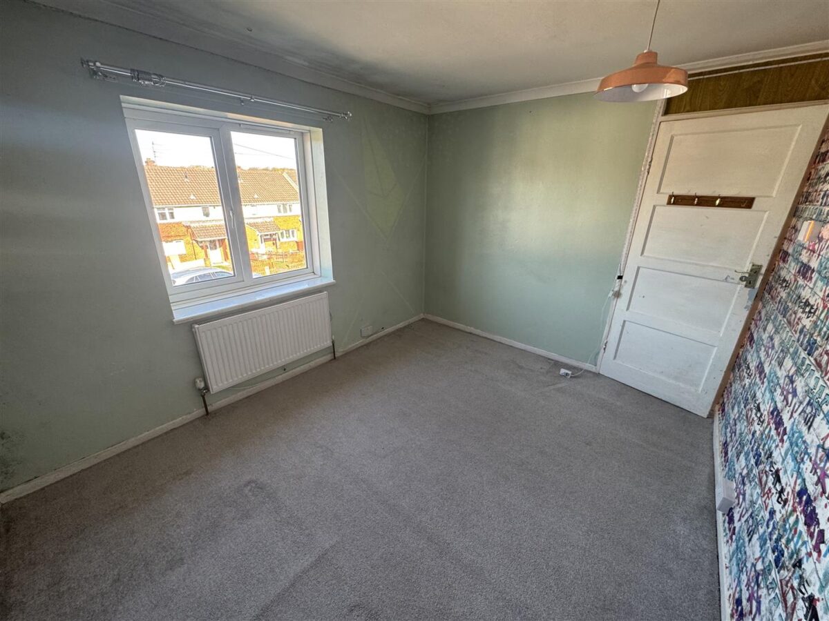 Counts Farm Road, Corby