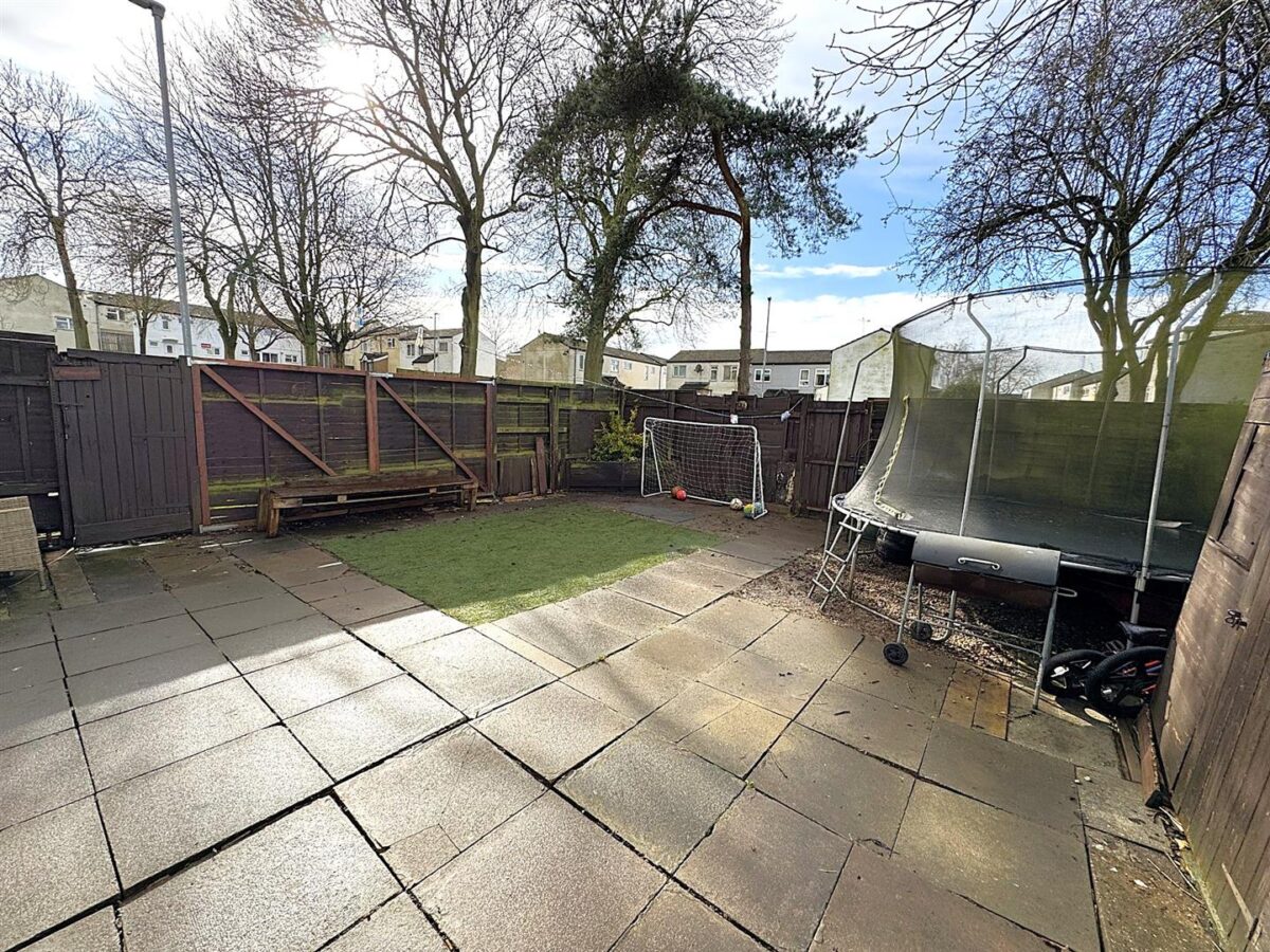 Grantham Walk, Corby