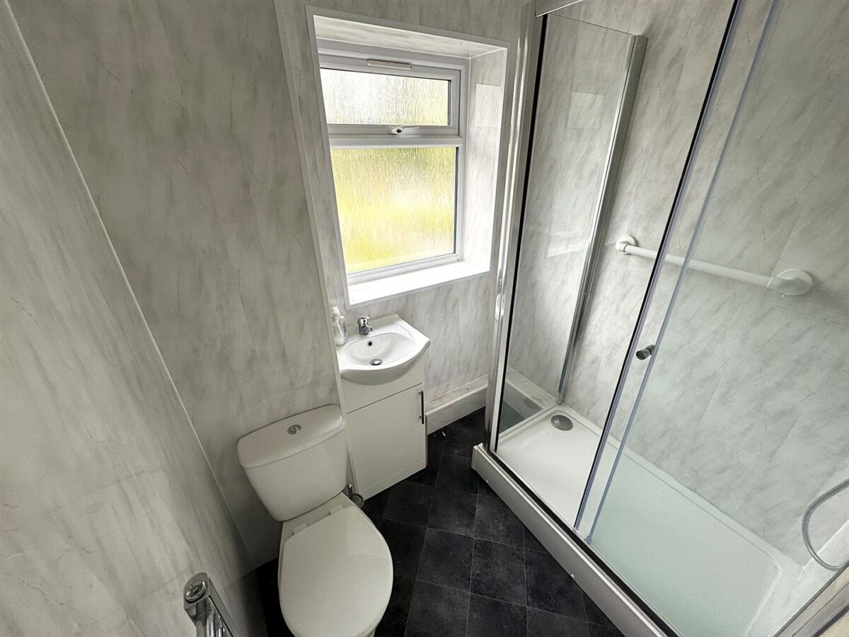 Willow Brook Road, Corby