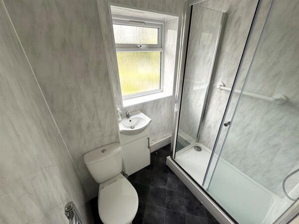 Willow Brook Road, Corby