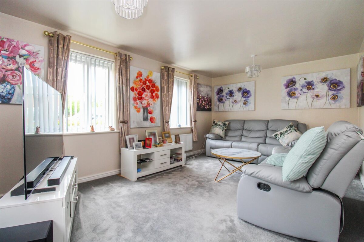 Fieldfare Close, Corby