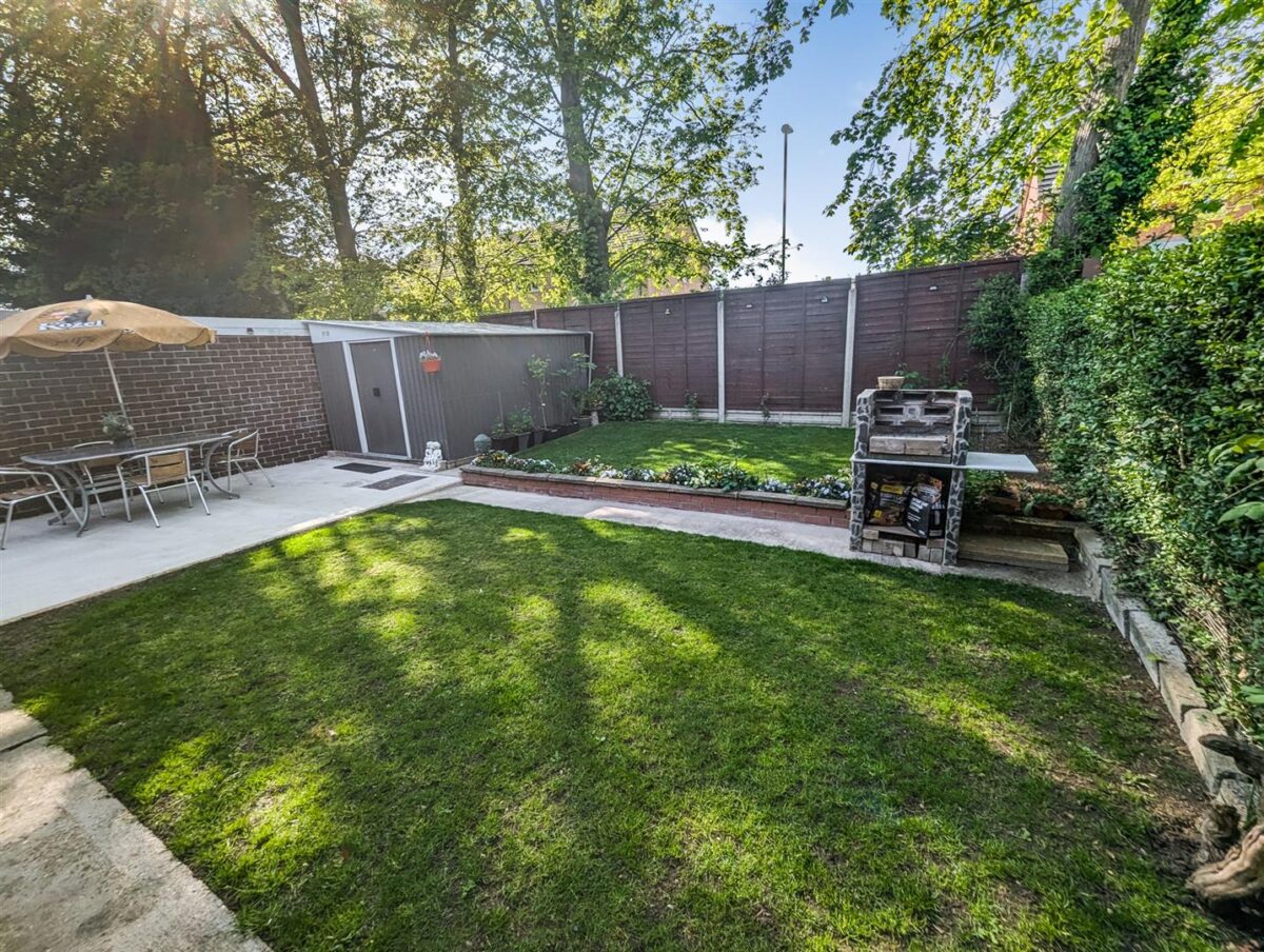 Willow Brook Road, Corby