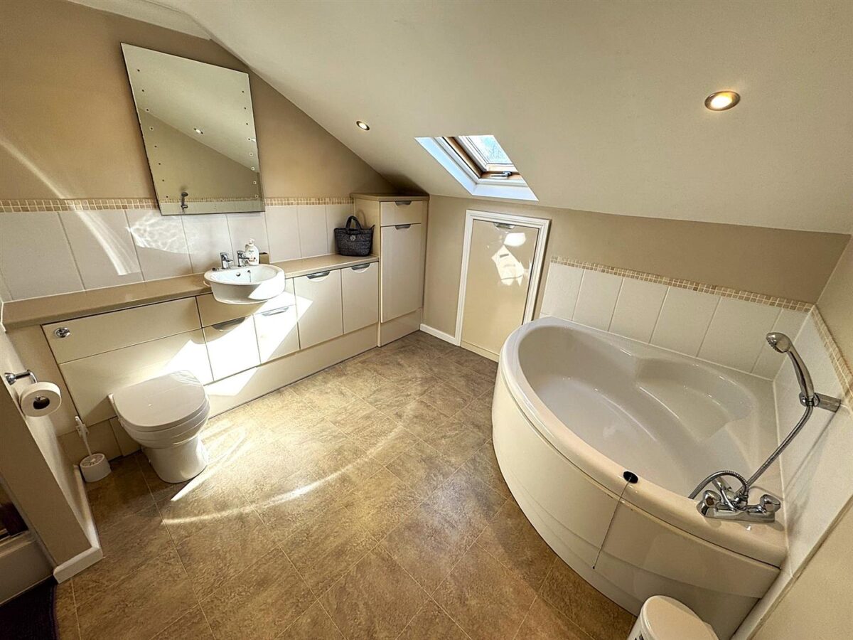 Hillside Crescent, Weldon, Corby
