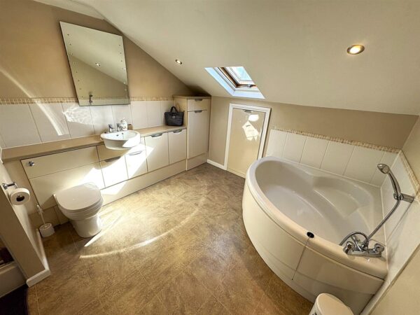 Hillside Crescent, Weldon, Corby