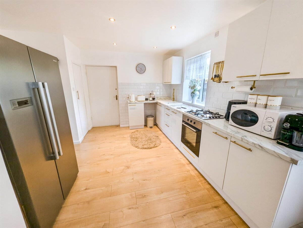 Willow Brook Road, Corby