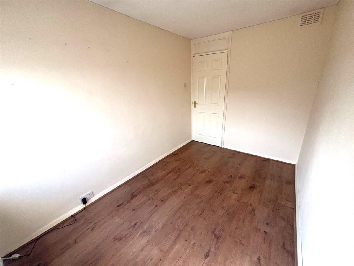 Shire Road, Corby