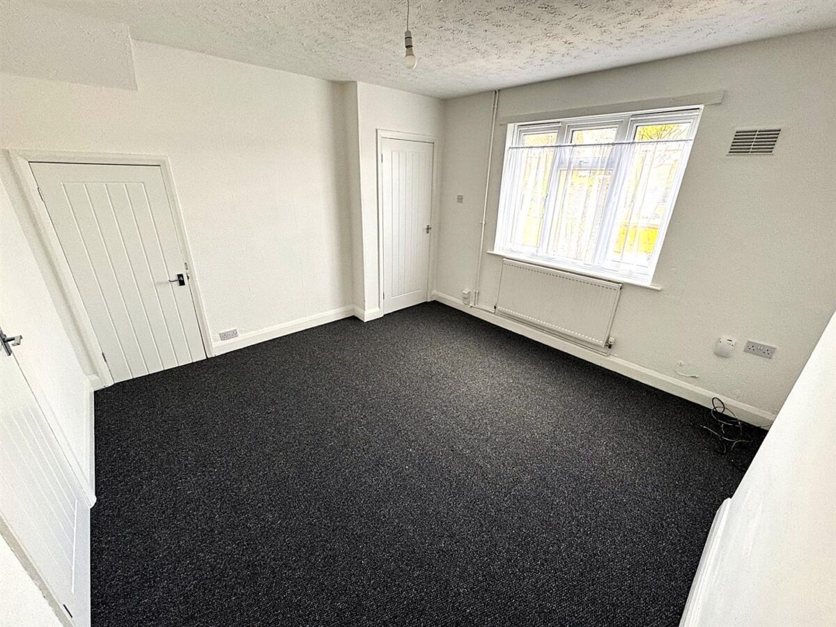 Springfield Grove, Corby