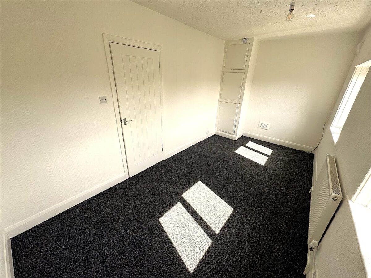 Springfield Grove, Corby
