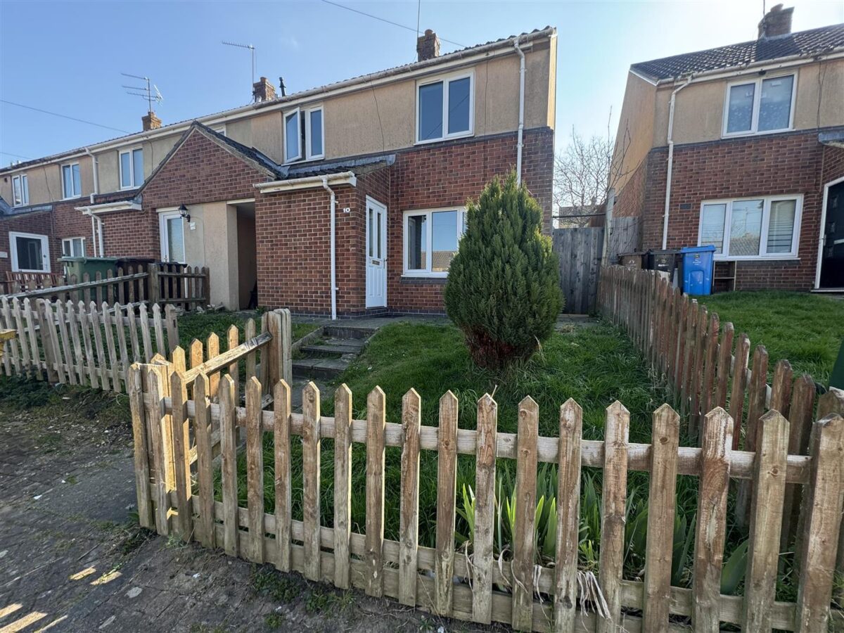 Counts Farm Road, Corby