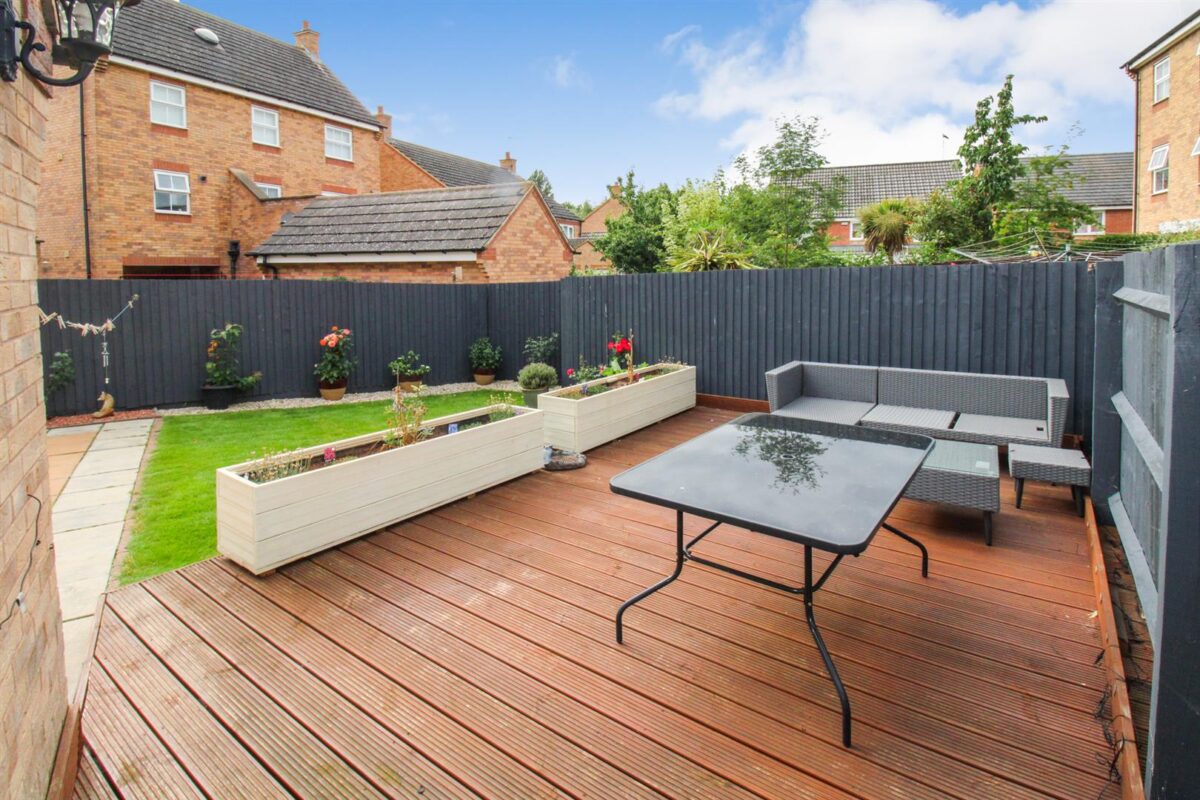 Fieldfare Close, Corby