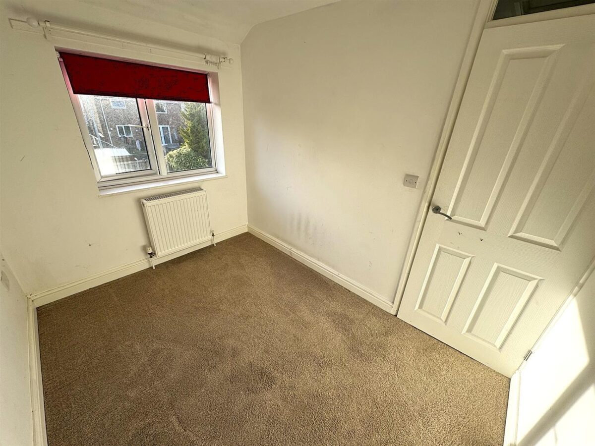 Cam Close, Corby