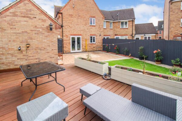 Fieldfare Close, Corby
