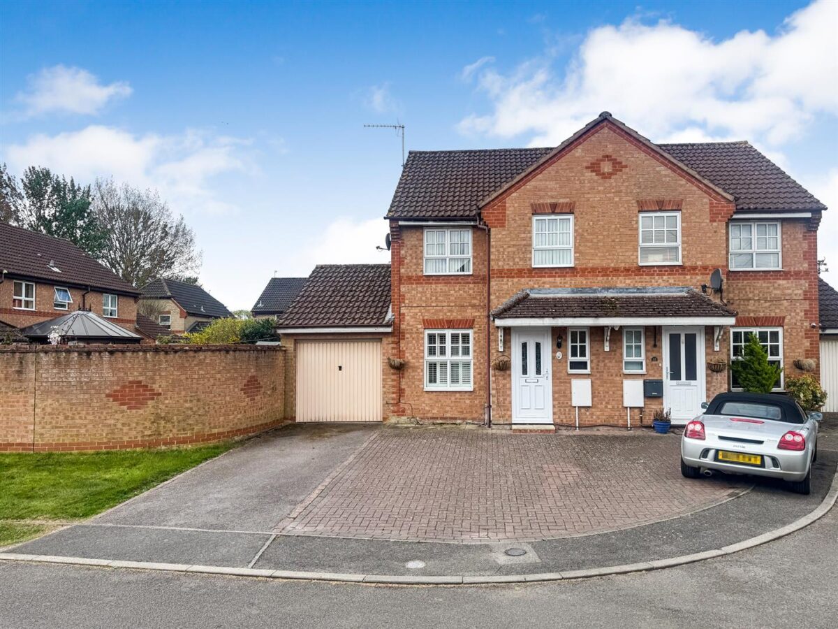 Tay Close, Corby
